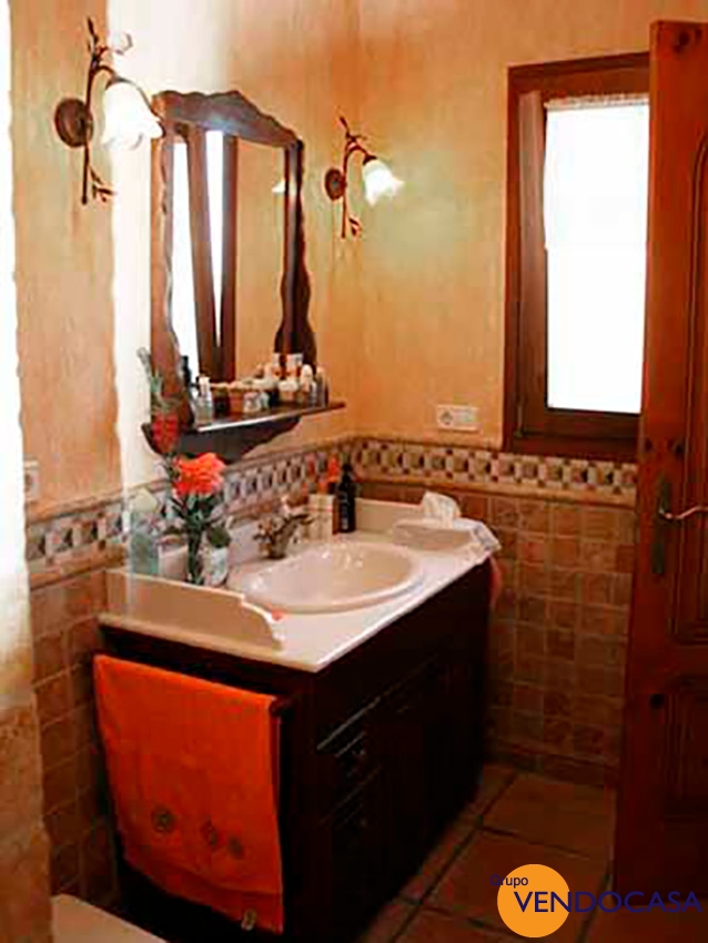 Superb Finca with horses & stables