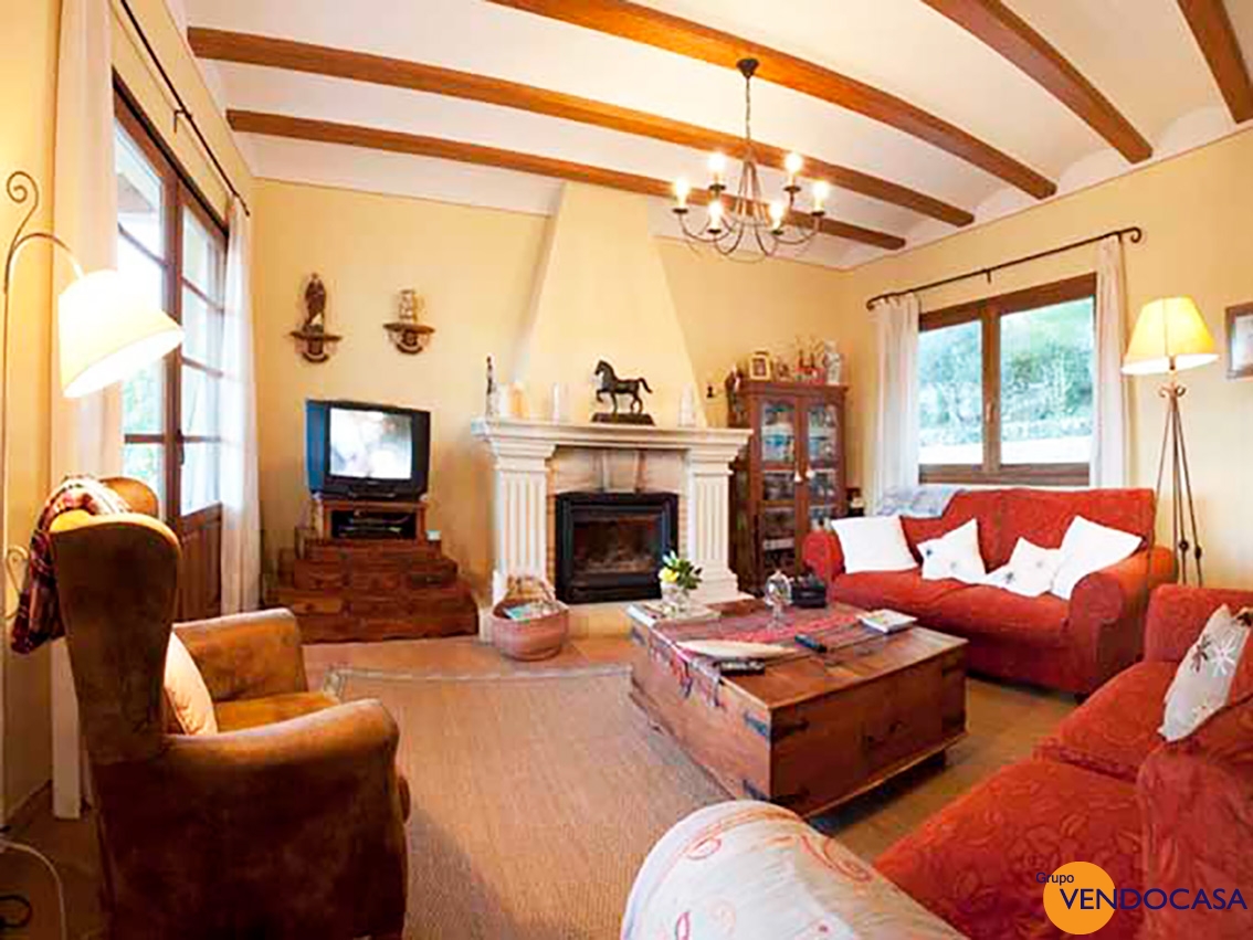 Superb Finca with horses & stables