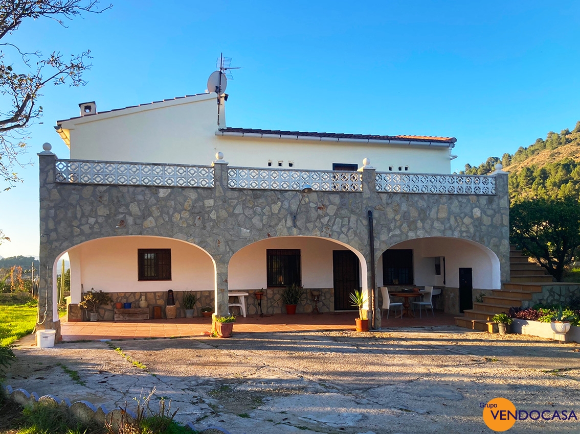 Traditional country villa en Pedreguer title=