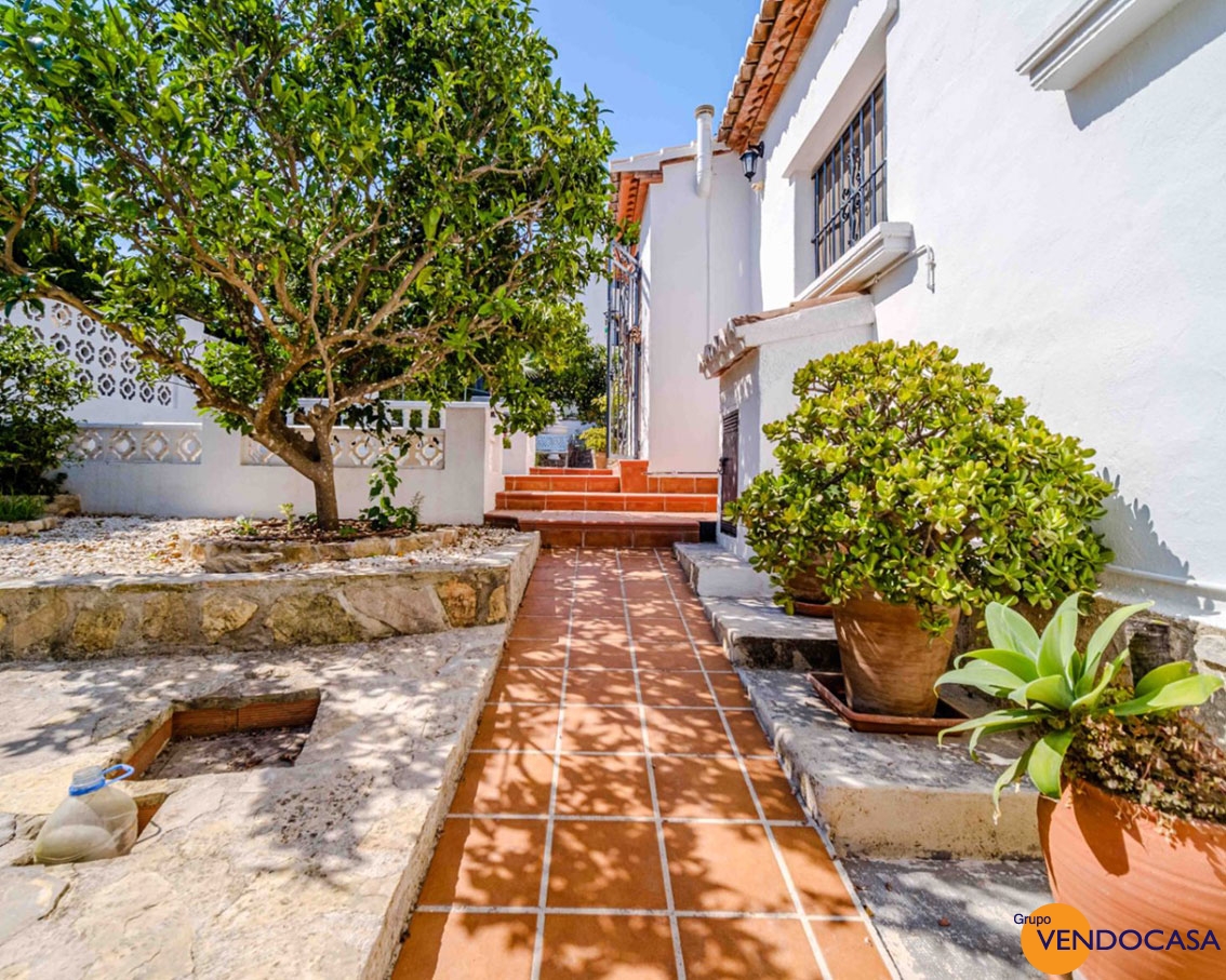 Charming 4 bedroom villa at pinosol
