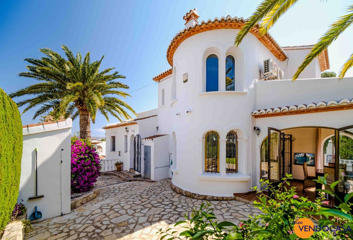 Charming 4 bedroom villa at pinosol