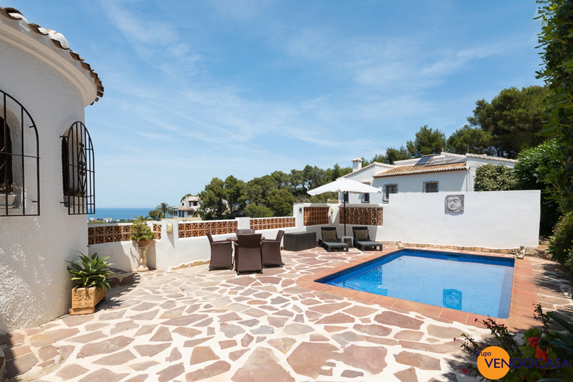 Large Villa with superb panoramic sea view