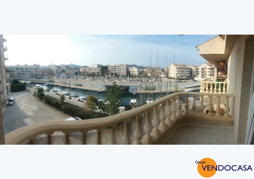 Nice apartment at the channel la Fontana title=