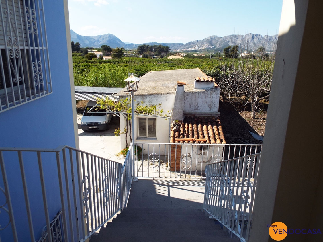 Nice well kept country villa in Pedreguer at a good price