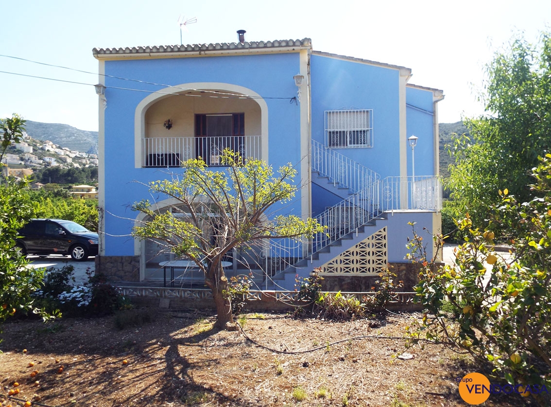 Nice well kept country villa in Pedreguer at a good price