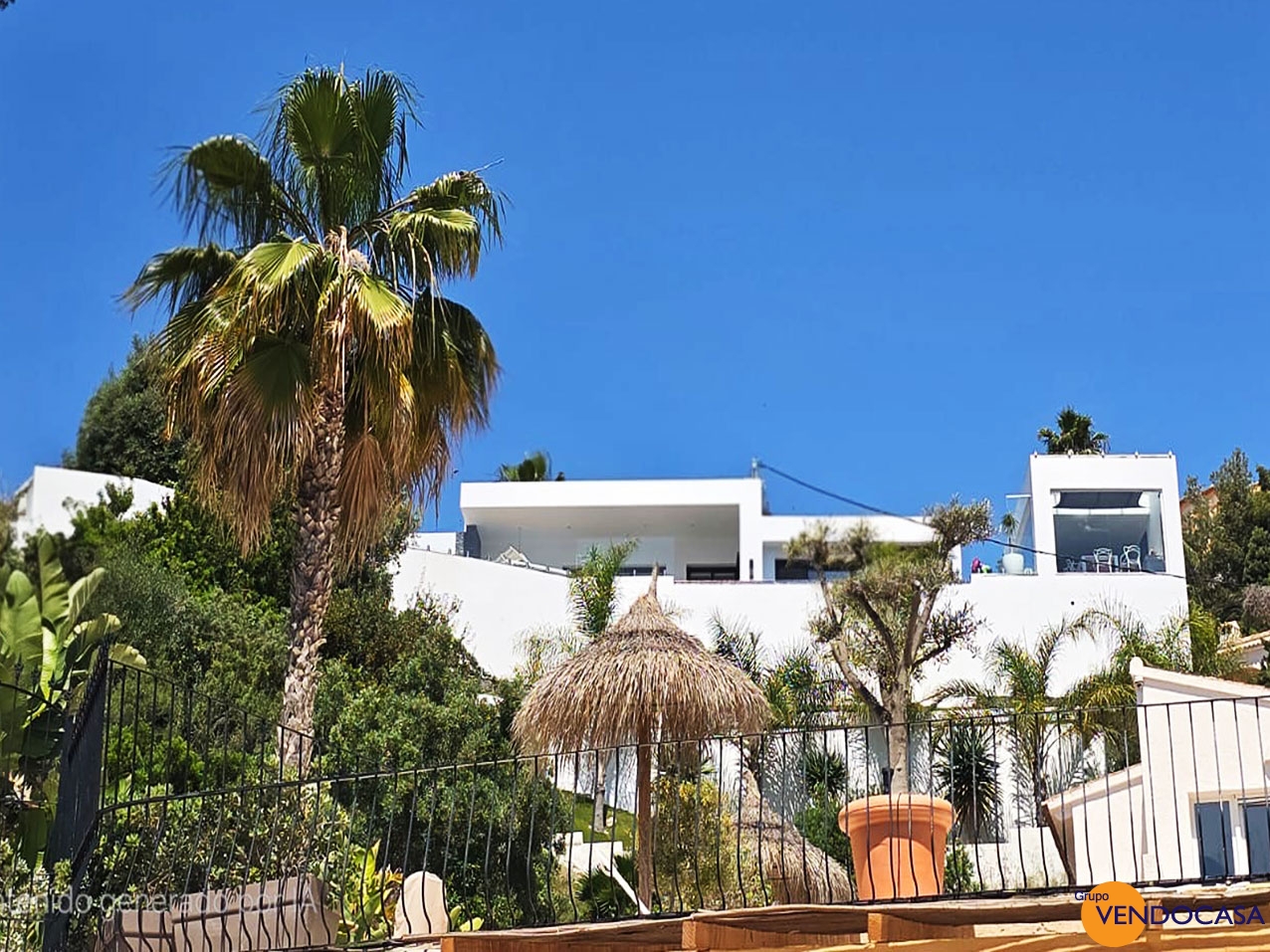 Luxury Modern villa with seaview