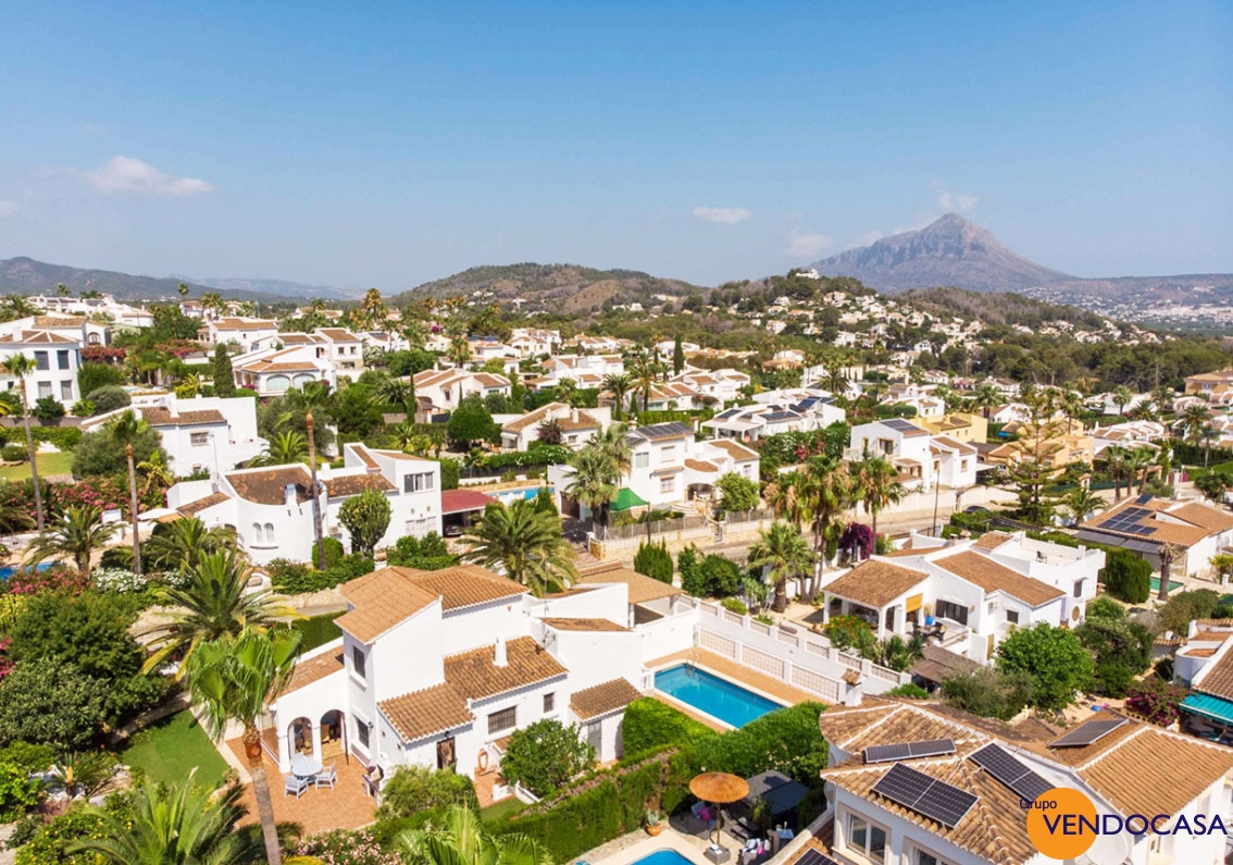 Charming 4 bedroom villa at pinosol