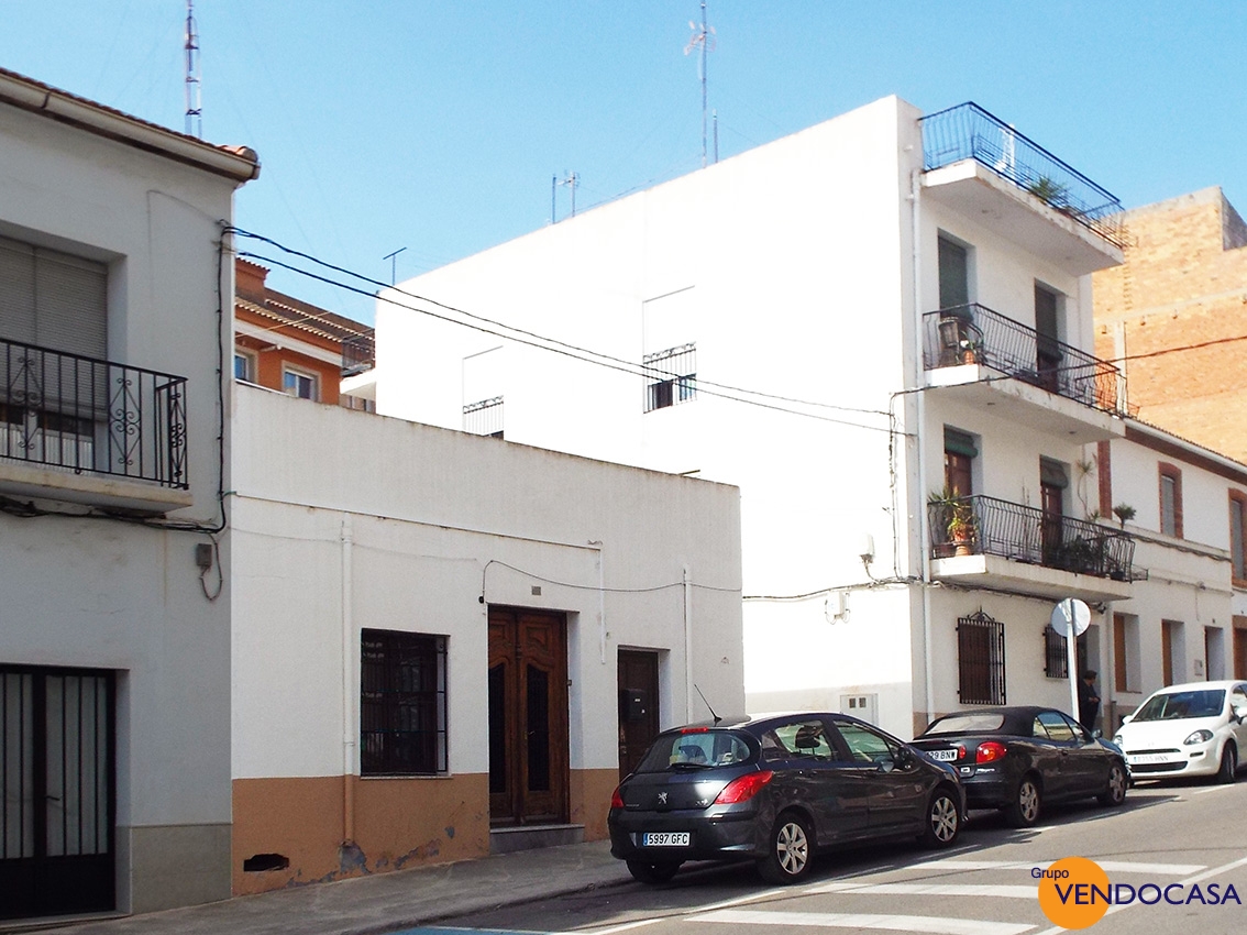 Nice 217 M2 townhouse with huge terrace