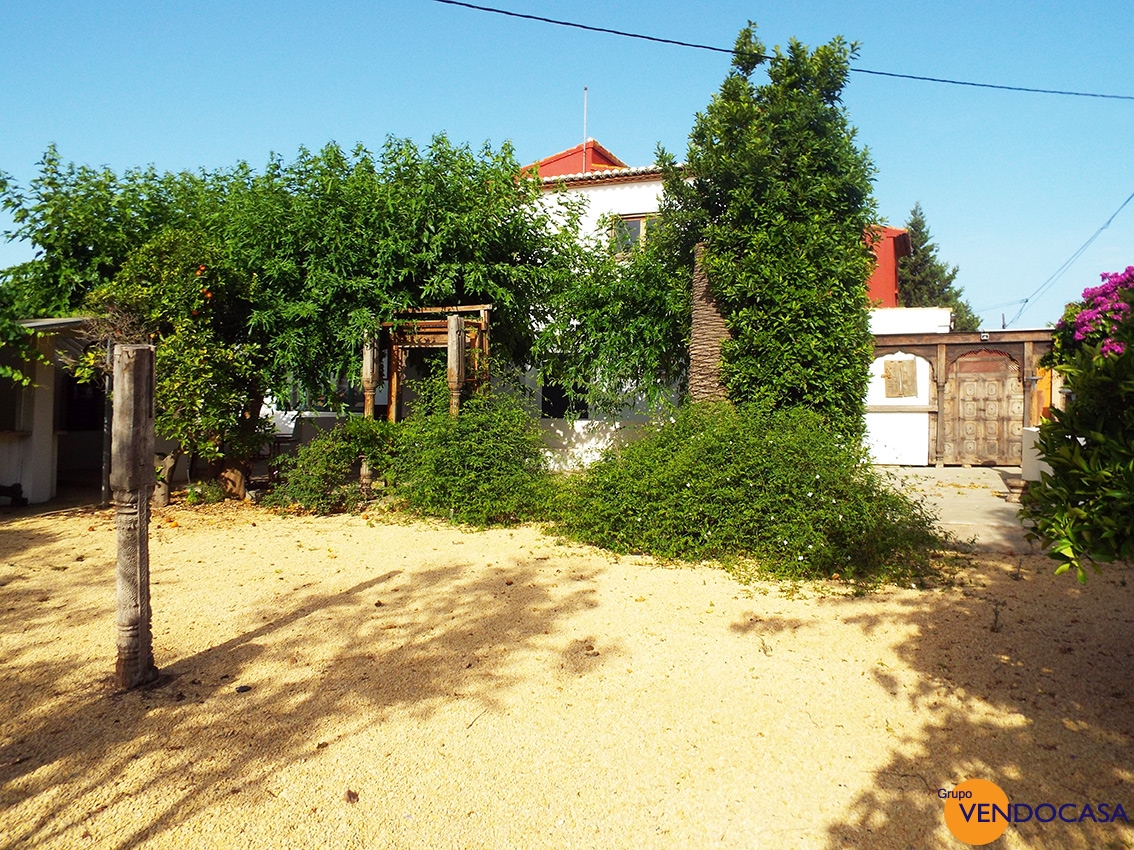 Great villa on a large plot