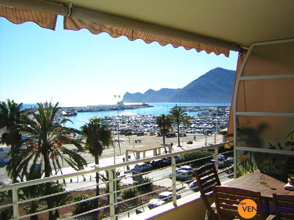 nice frontline apartment in Altea