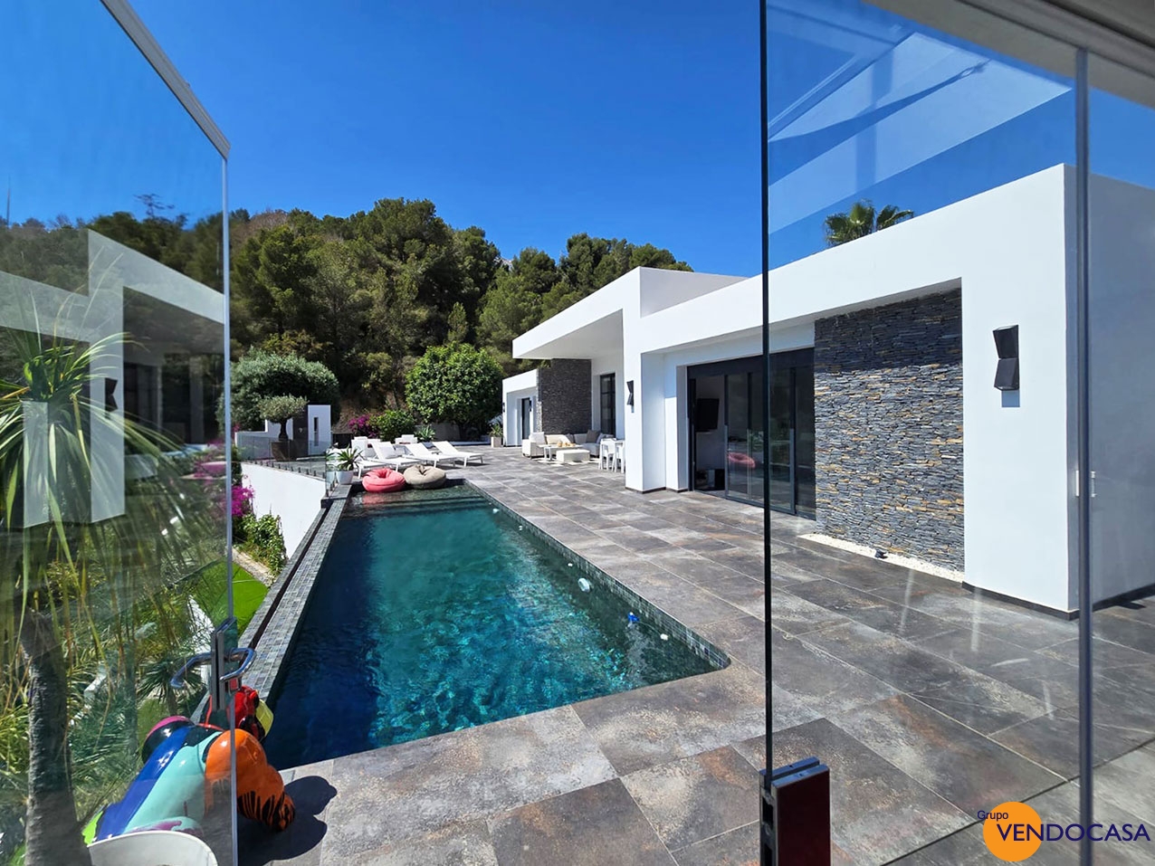 Luxury Modern villa with seaview