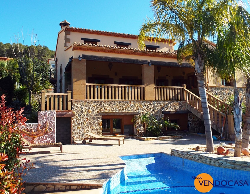 Very styleful villa in Piver with sea and mountain view title=