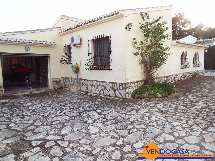 Nice villa with beautiful garden in Costa Nova