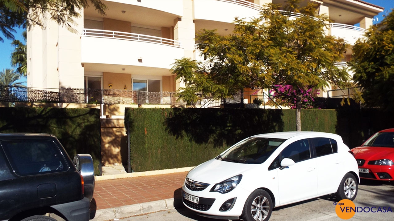 Beautifull groundfloor corner apartment