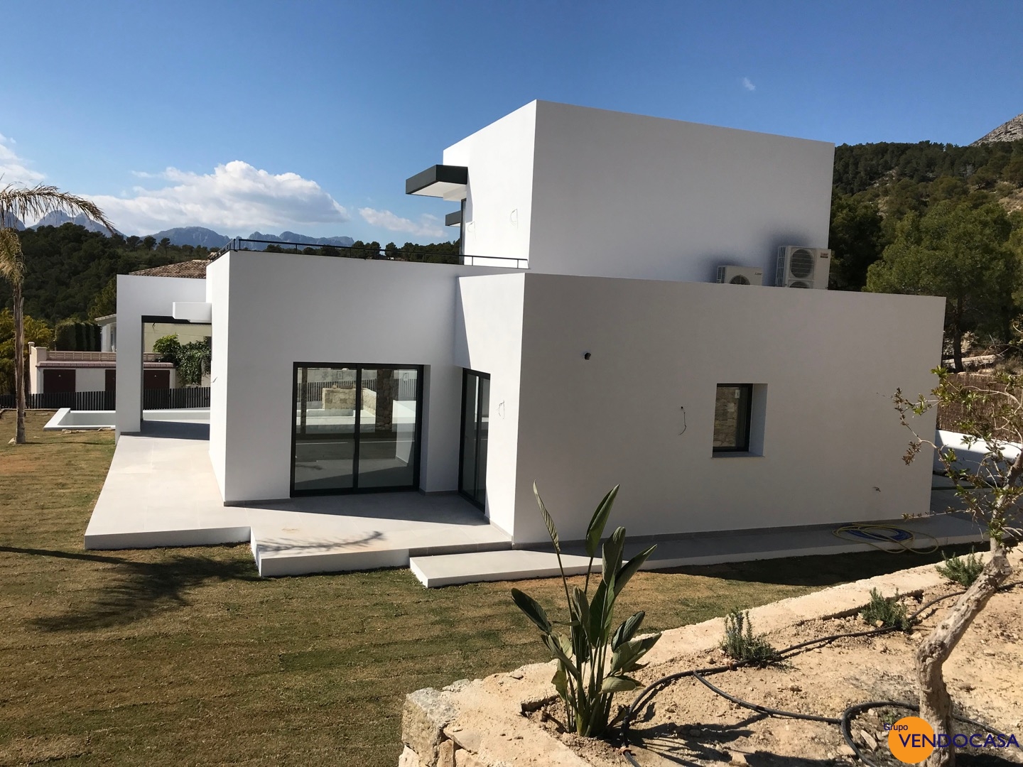 New build luxury villa at urb Monterico