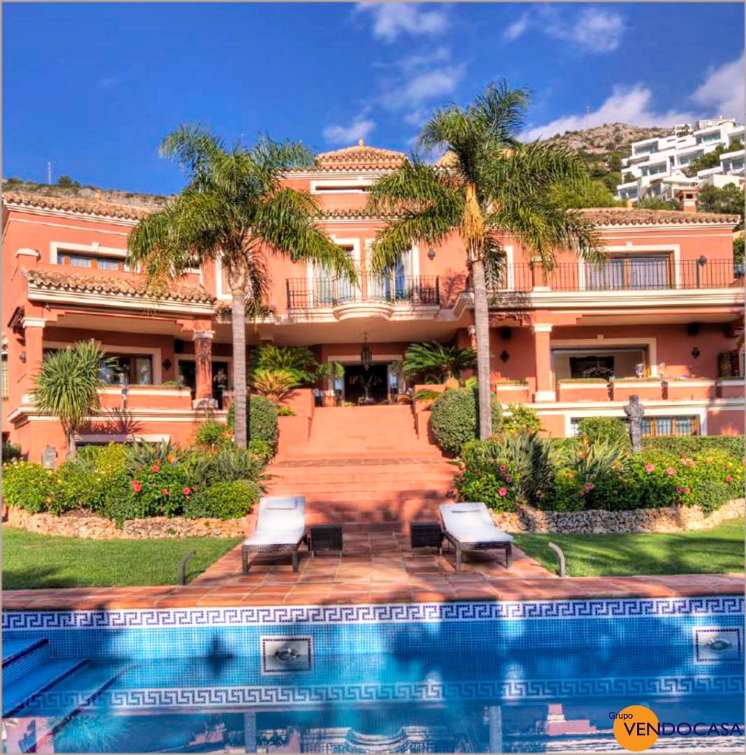 LUXURY VILLA AT ALTEA HILLS