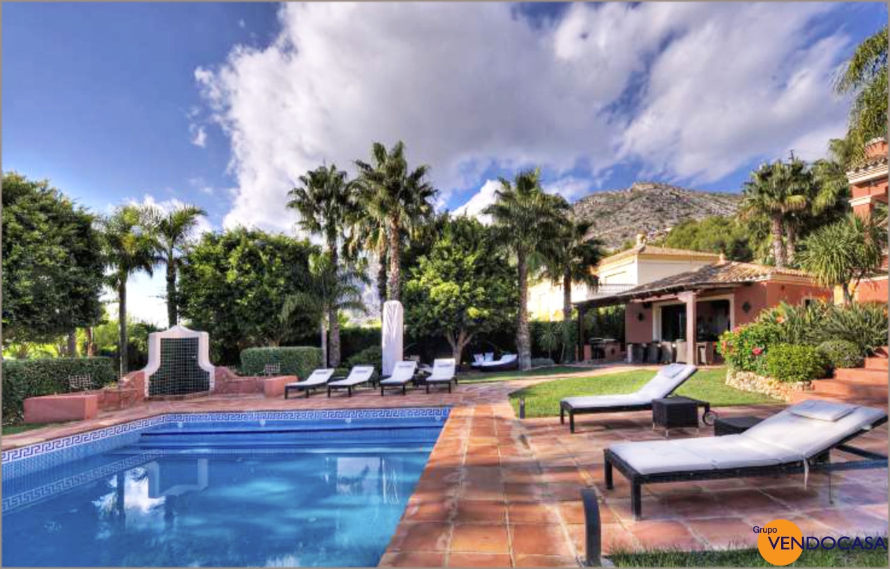 LUXURY VILLA AT ALTEA HILLS