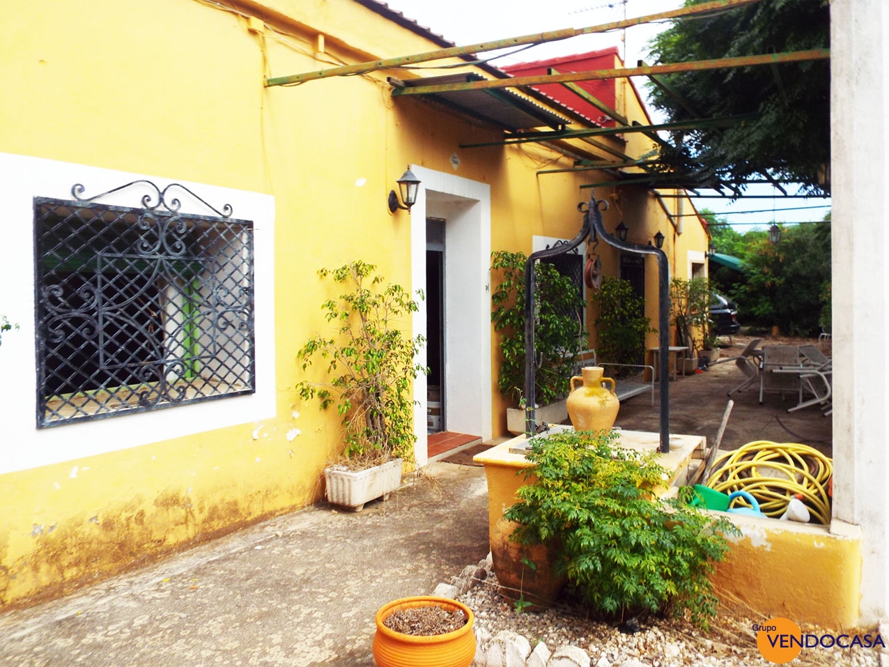 Very original Country house on a huge plot