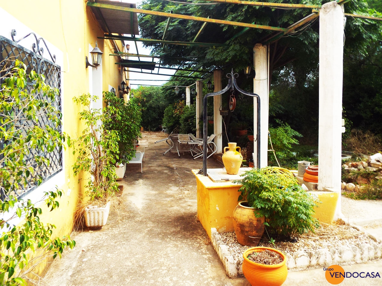 Very original Country house on a huge plot