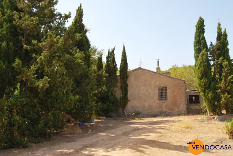 NIce countryhouse on a huge plot