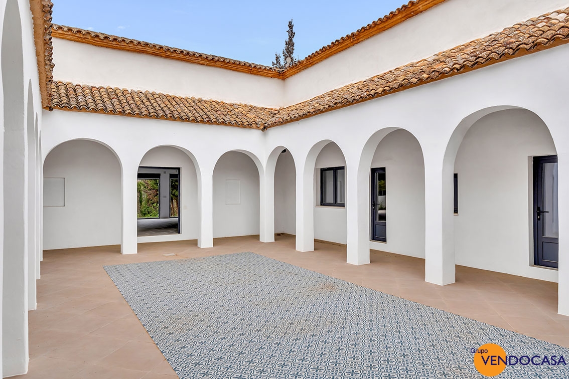 Beautiful Andalusian style finca