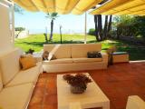 Frontline villa with superb sea view