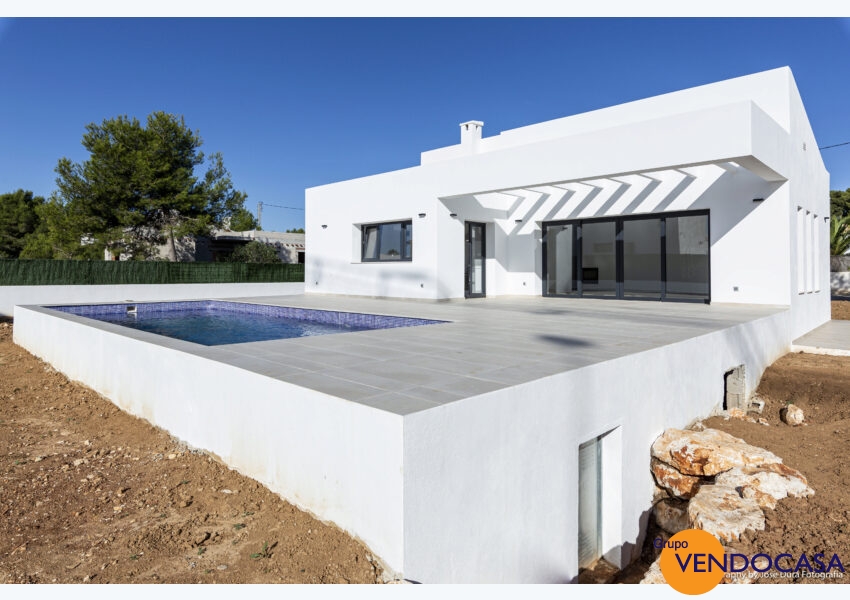 New build modern 3 bedroom villa