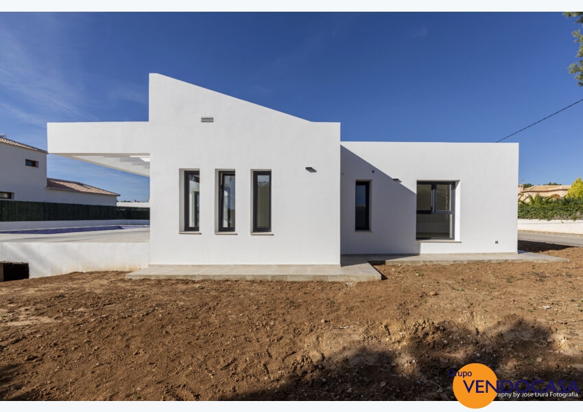 New build modern 3 bedroom villa