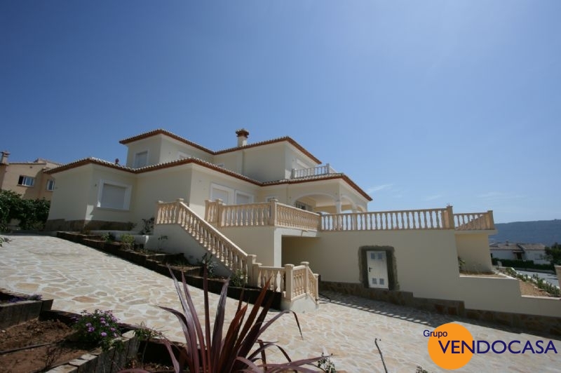 Superb 2 floors villa near the golf couse in javea