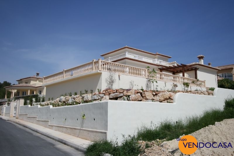 Superb 2 floors villa near the golf couse in javea
