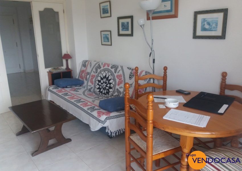 Nice apartment at the channel la Fontana