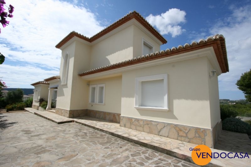 Superb 2 floors villa near the golf couse in javea