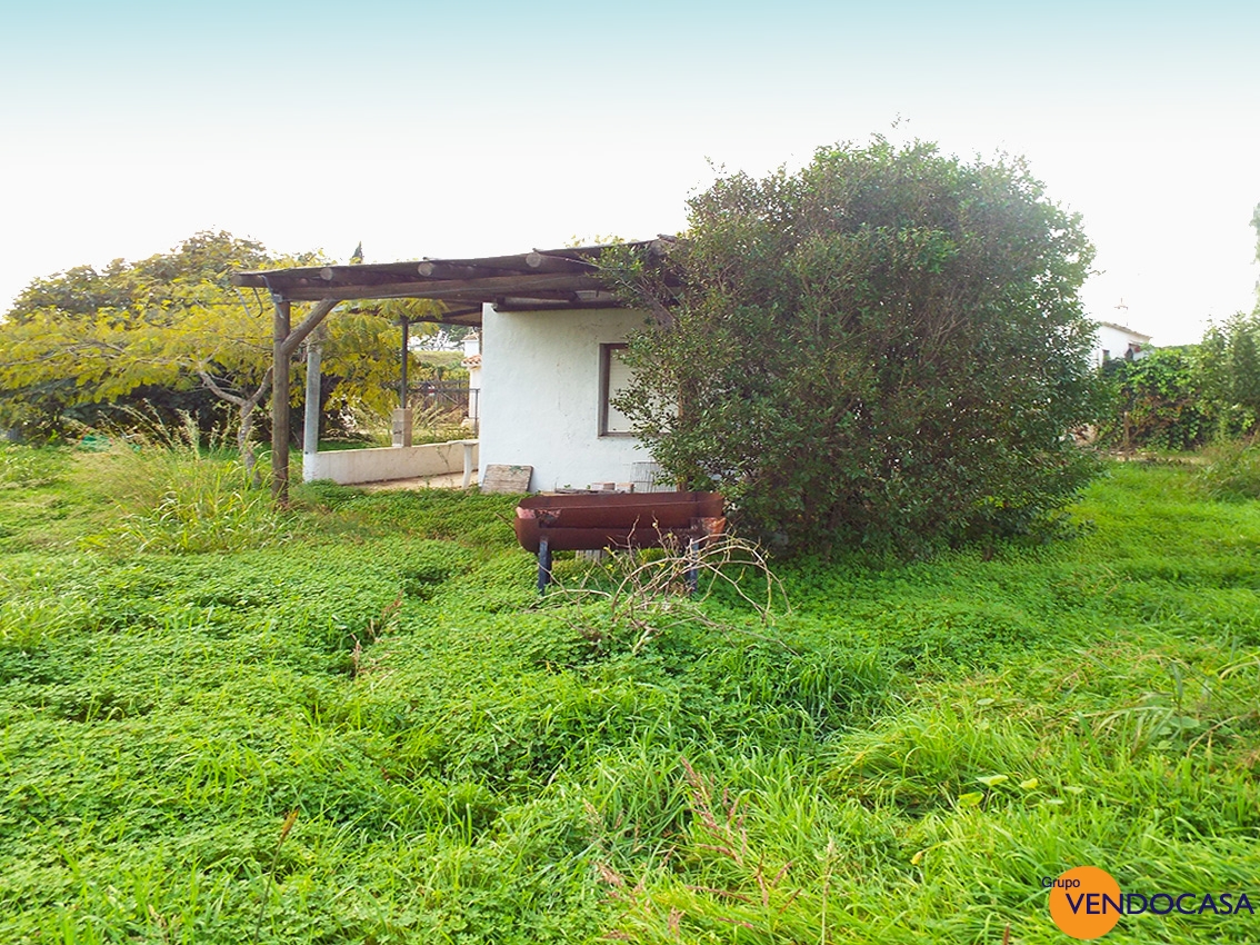 Large rustic plot in Denia