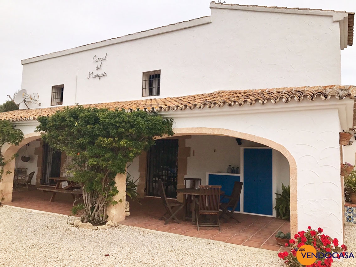 Superb finca next to the Javea golf