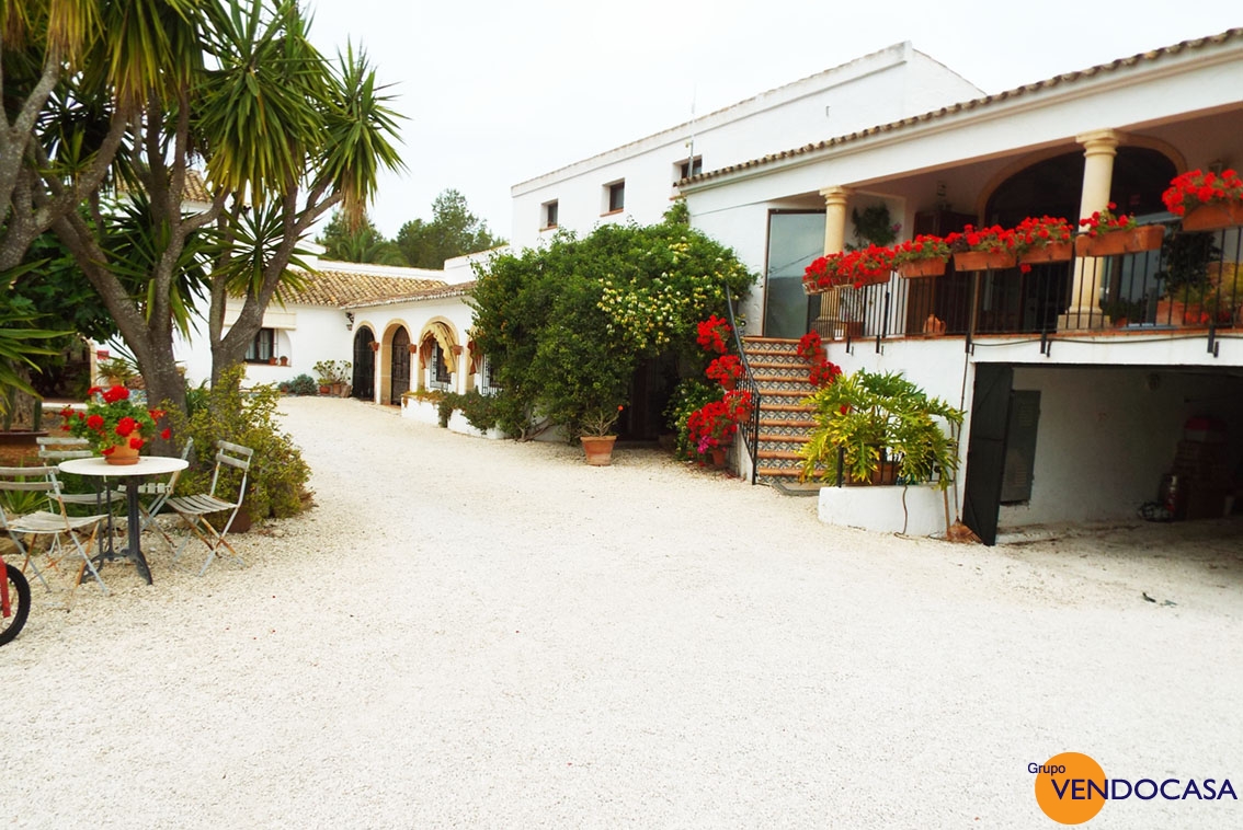 Superb finca next to the Javea golf