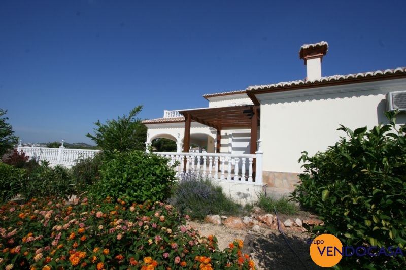 Superb 2 floors villa near the golf couse in javea