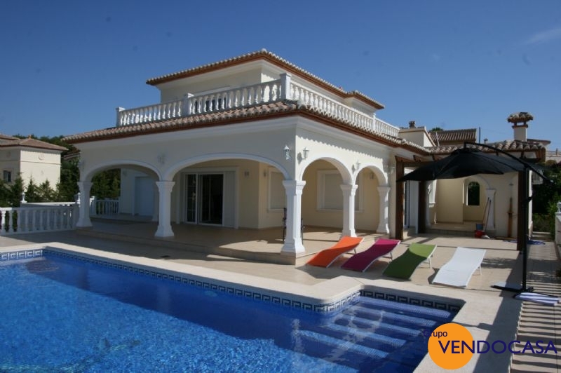 Superb 2 floors villa near the golf couse in javea