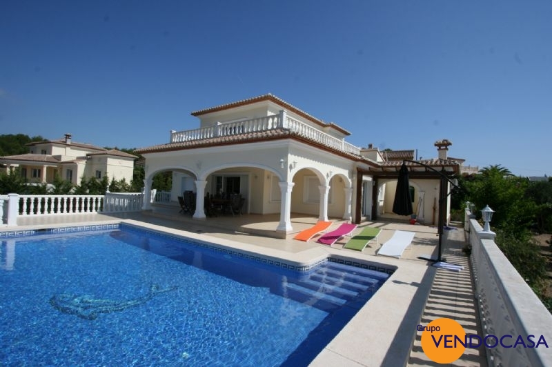 Superb 2 floors villa near the golf couse in javea