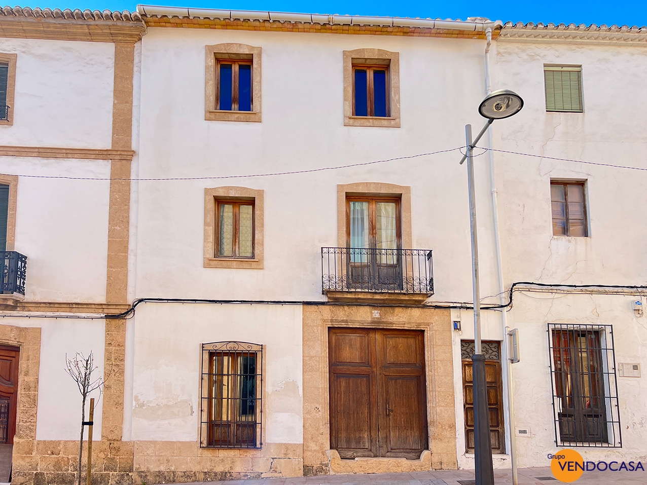 Spacious townhouse at  historic centre