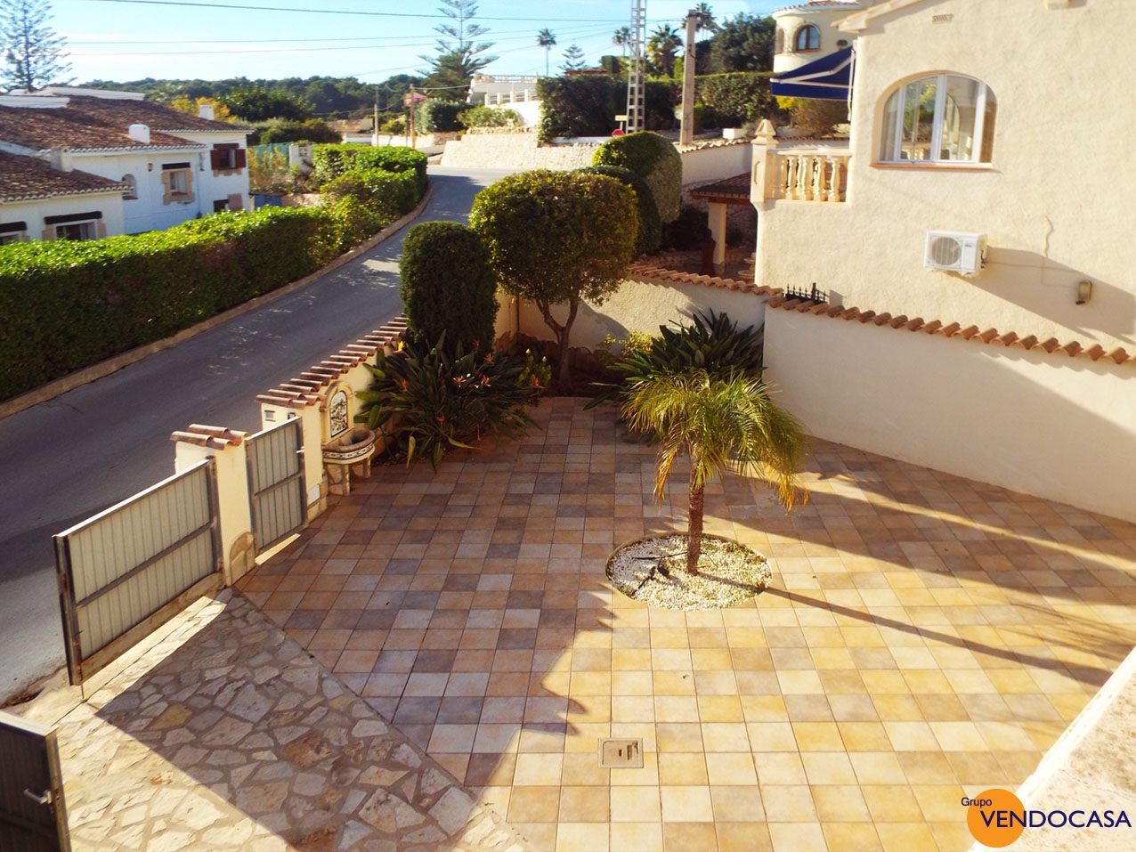 Nice 2 levels villa with seaview