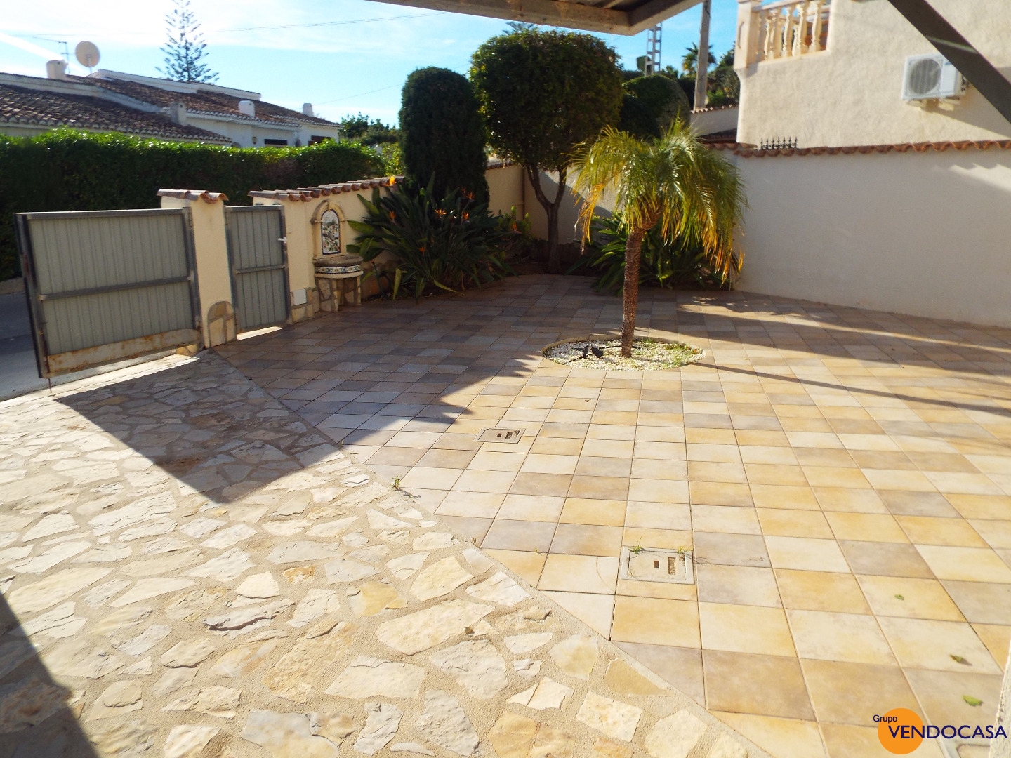 Nice 2 levels villa with seaview