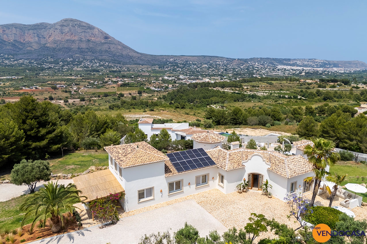 Superb renovated finca at Tarraula Javea