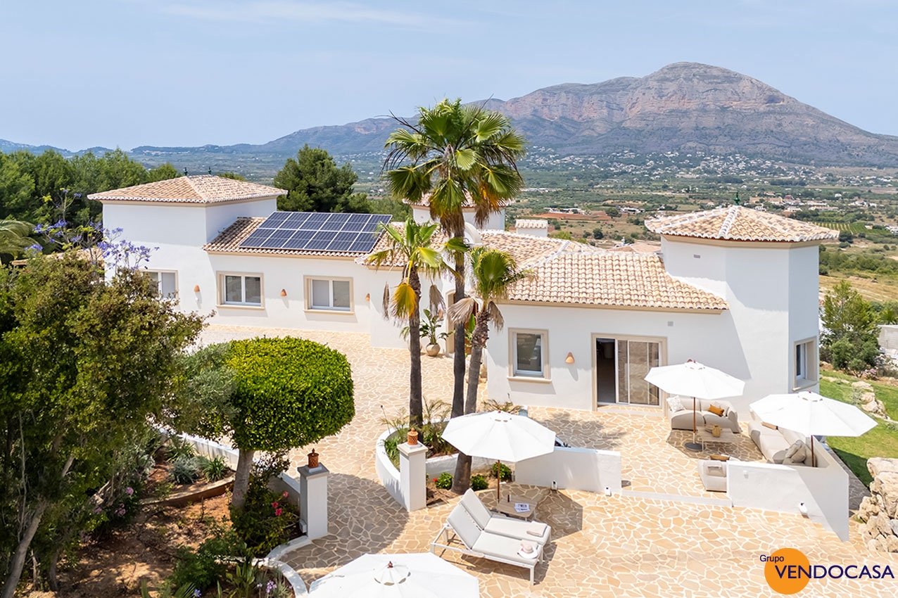 Superb renovated finca at Tarraula Javea