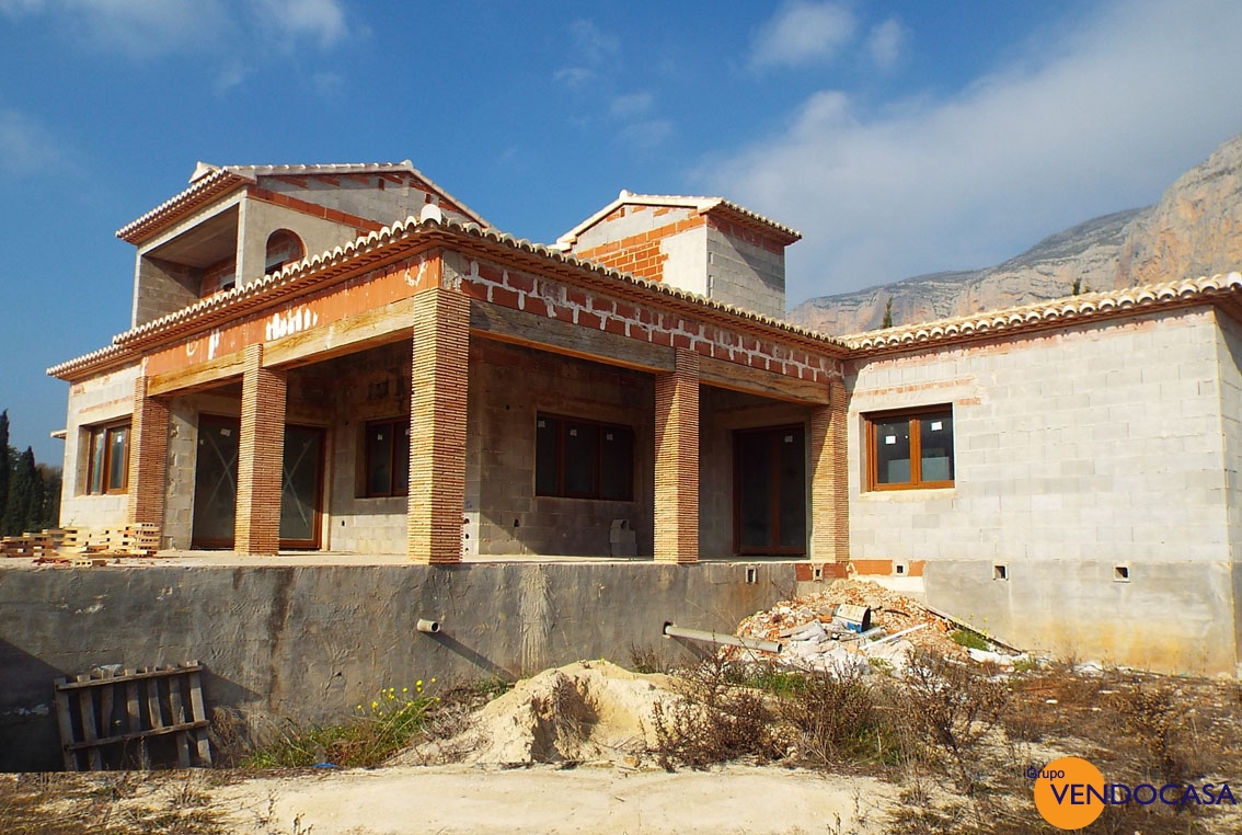 Southfacing Villa in construction at Montgo Valls