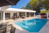 Beautifull Ibiza style on level villa