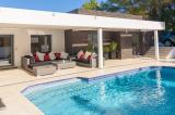 Beautifull Ibiza style on level villa