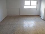 3 bedroom apartment 50m to the beach