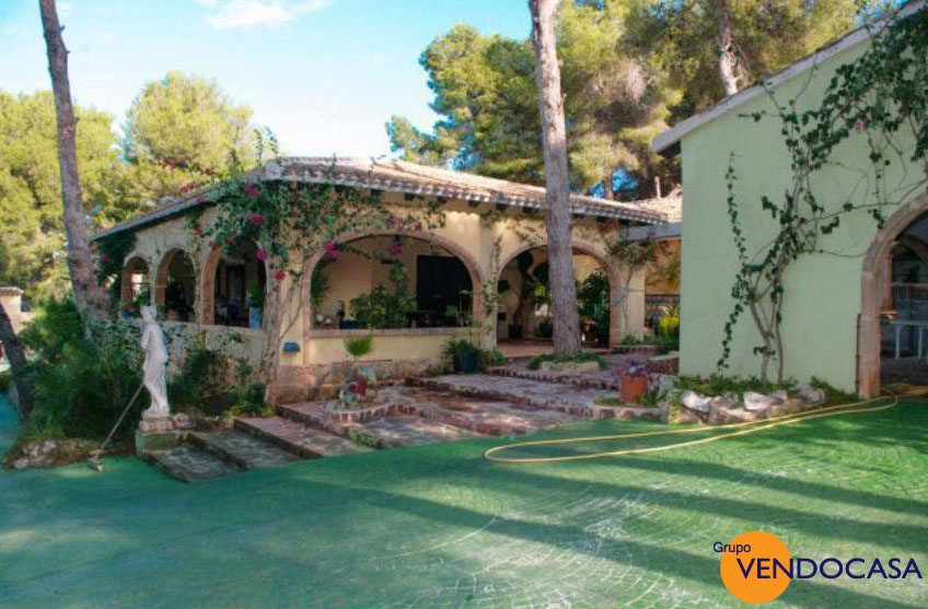 Special Unique finca - good Investment - 5 houses